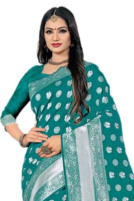 Green Woven Banarasi Saree With Blouse 3