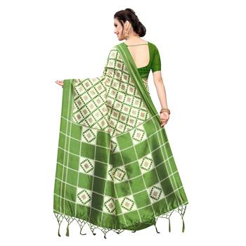 Green printed khadi saree with blouse 4
