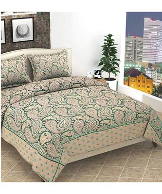 Premium quality soft touch chenille Jacquard woven heavy double bedsheet with two pillow covers. 1