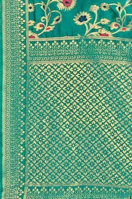 Green Woven Art Silk Saree With Blouse 4
