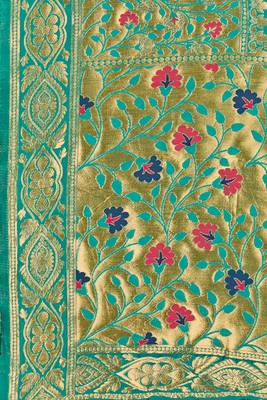 Green Woven Art Silk Saree With Blouse 4