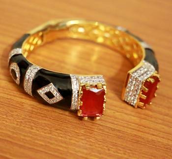 Red Ruby       Bracelets 1