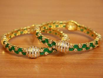 Green Emerald       Bangles-And-Bracelets 1