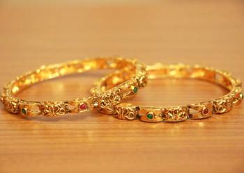 Gold Ruby       Bangles-And-Bracelets 1