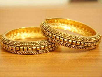 Gold Bangles-And-Bracelets 1