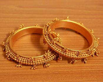 Gold bangles-and-bracelets 1