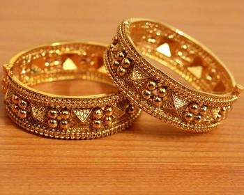 Gold Bangles-And-Bracelets 1
