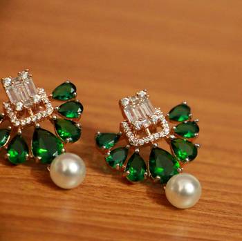 Green Emerald       Studs 2