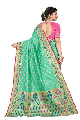 Green woven cotton silk saree with blouse 3