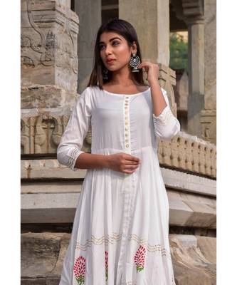 white hand print silk kurta sets 4