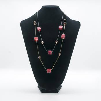Red necklaces 1