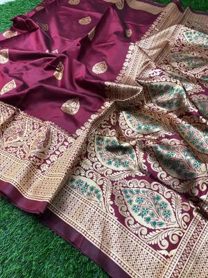 Magenta Woven Jacquard Saree With Blouse 1