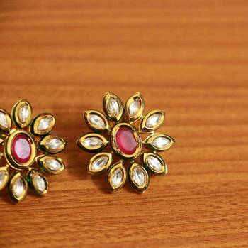 Red Ruby       Studs 2