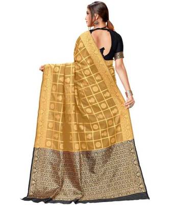 Beige Woven Banarasi Saree With Blouse 3