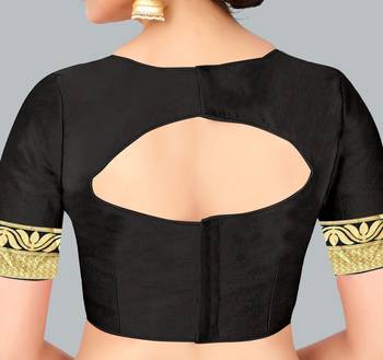 Black woven banarasi silk saree with blouse 5