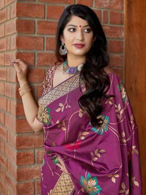 Magenta woven banarasi silk saree with blouse 3