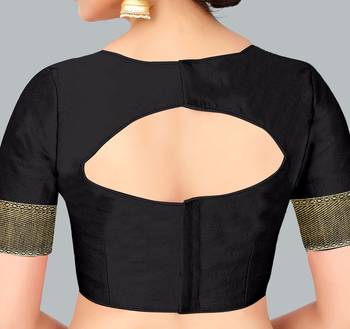 Black woven banarasi silk saree with blouse 5