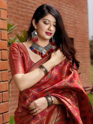 Red woven banarasi silk saree with blouse 3
