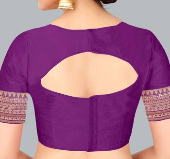 Red woven banarasi silk saree with blouse 5
