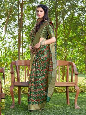 Green woven banarasi silk saree with blouse 2
