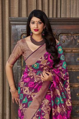 Magenta woven banarasi silk saree with blouse 4