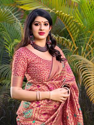 Pink woven banarasi silk saree with blouse 4