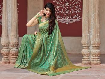 Green woven banarasi silk saree with blouse 3