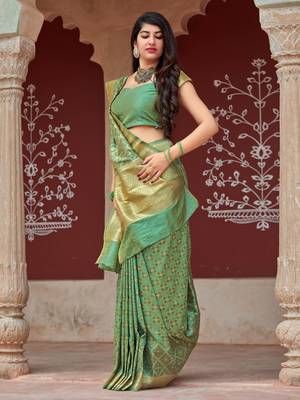 Green woven banarasi silk saree with blouse 4