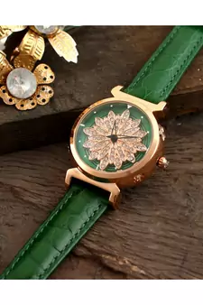Green Flower Design Classy Revolving Dail Watch