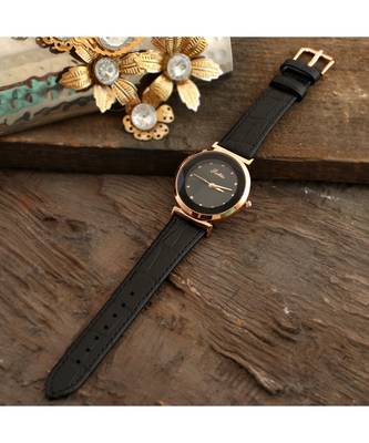 Black Stylish Diamond Shape Glass Design Watch 2