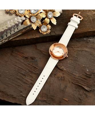 White Stylish Watch With Rose Gold Combination 2