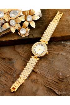 Golden  Smart Look Designer Full Of Diamond Party Watch