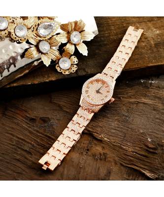 Rose Gold Smart Look Designer Full Of Diamond Watch 1