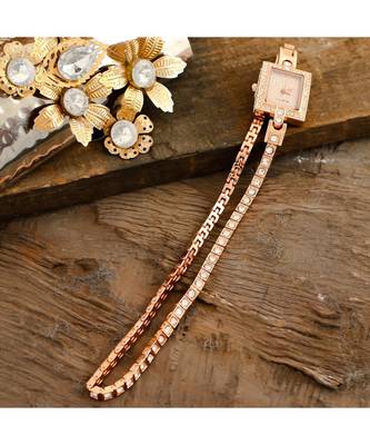 Rose Gold Large Belt Braclet Look Designer Watch 5