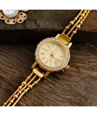 Golden Smart Look Sweet N Simple Cute Elegant Watch 2
