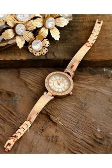 Rose Gold  Stylish Watch Collection With Braclet Look Belt