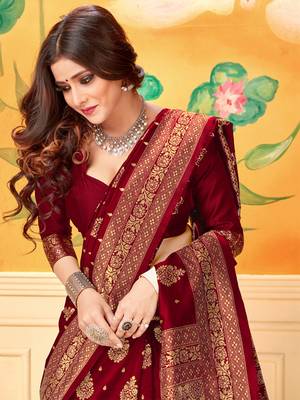Maroon Woven Silk Blend Saree With Blouse 5