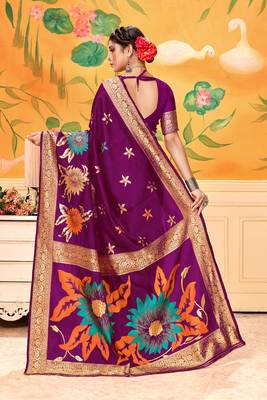 Magenta Woven Silk Blend Saree With Blouse 3