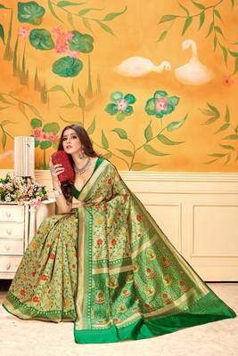 Green Woven Silk Blend Saree With Blouse 4