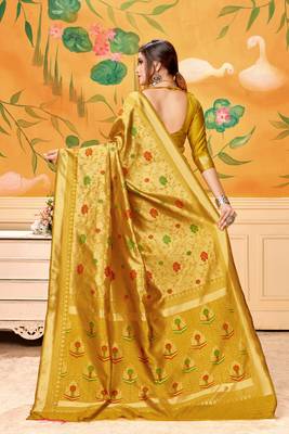 Mustard Woven Silk Blend Saree With Blouse 3