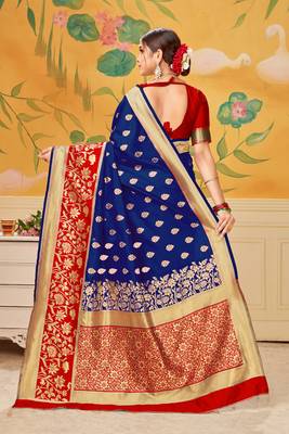 Blue Woven Silk Blend Saree With Blouse 3