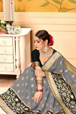 Grey Woven Silk Blend Saree With Blouse 5