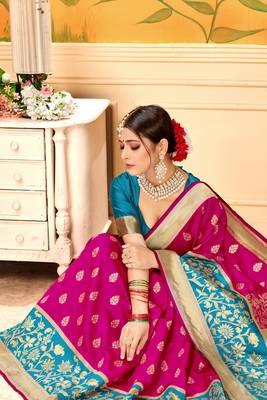 Pink Woven Silk Blend Saree With Blouse 5