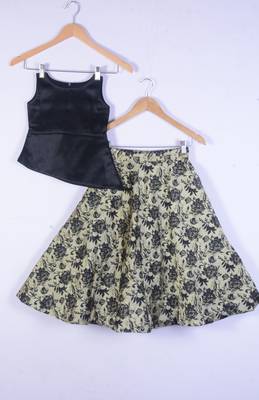 Kids Black Blouse Amd Golden Lahenga Choli For Girl 1