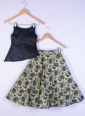 Kids Black Blouse Amd Golden Lahenga Choli For Girl 2