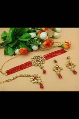 Red necklaces 1