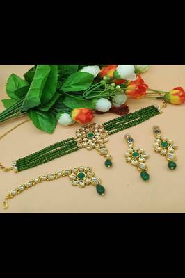 Green necklaces 1