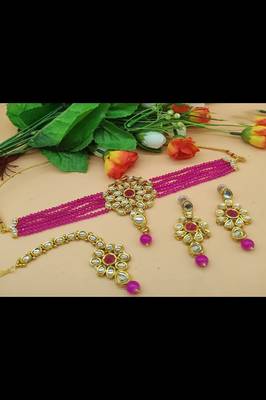 Pink necklaces 1