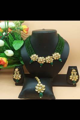 Green necklaces 1