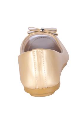 Women  Gold  slip on flat sandals 4